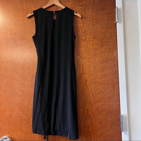 NWT Bar III black dress. Keyhole button closure in back Size Small - Picture 2 of 8